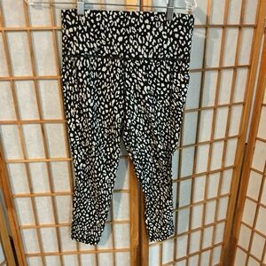 NEW ATHLETA SALUTATION STASH POCKET 2 LEOPARD PRINT LEGGINGS